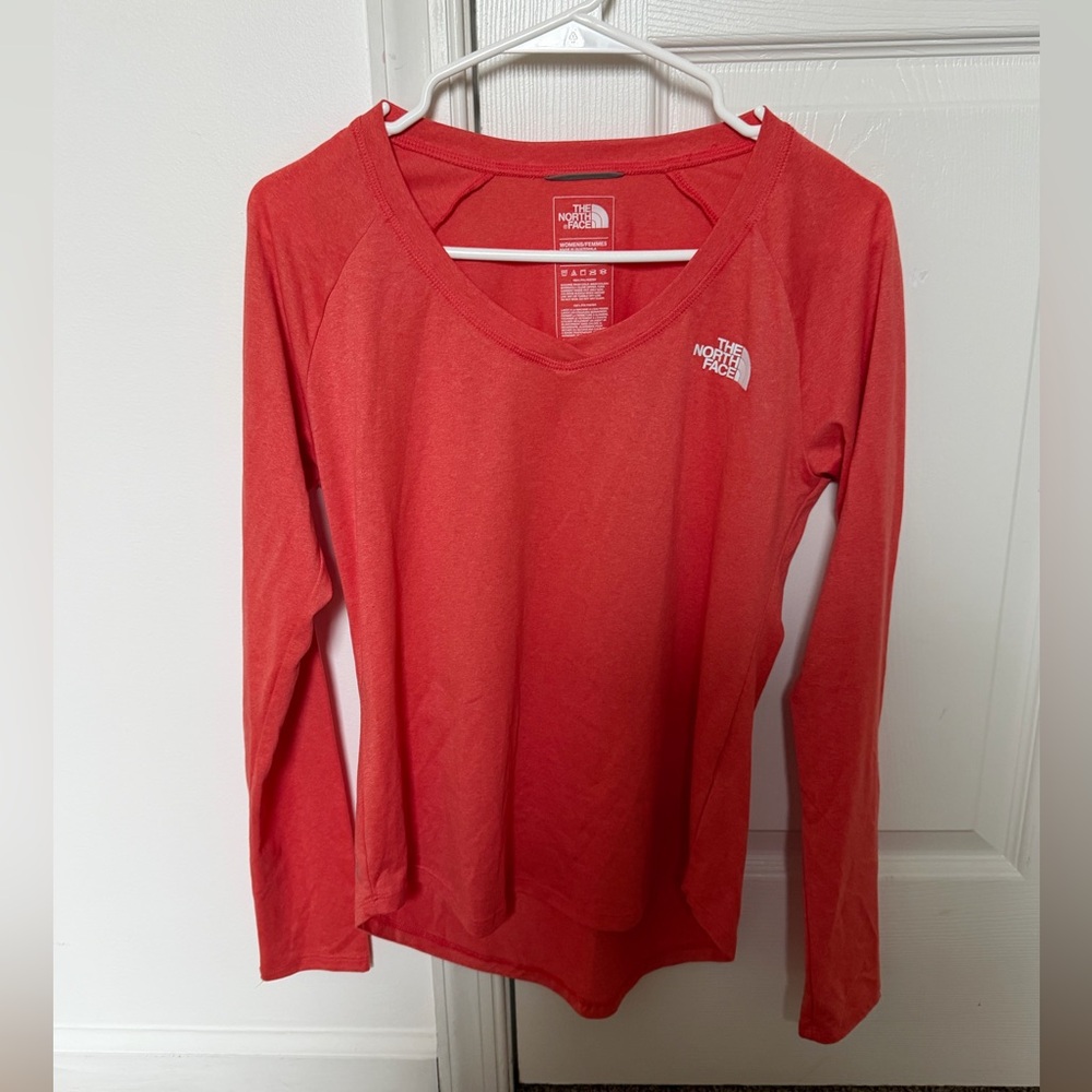 The North Face Women’s Long Sleeve Shirt V-Neck Orange Size Small